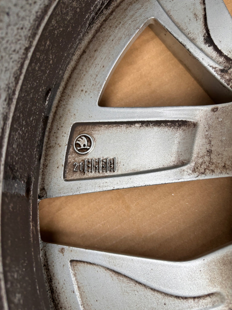 1x Alufelge 17 Zoll 7.0" 5x112 46ET Glanz Silber 5E3601025E Skoda Octavia I FEL1158145200rf