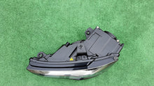 Laden Sie das Bild in den Galerie-Viewer, Frontscheinwerfer Audi A3 8V0941005 Xenon Links Scheinwerfer Headlight