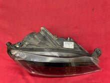 Laden Sie das Bild in den Galerie-Viewer, Frontscheinwerfer Skoda Superb III 3V1941016B Xenon Rechts Headlight