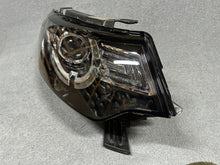 Laden Sie das Bild in den Galerie-Viewer, Frontscheinwerfer Land Rover I Sport Discovery FK72-13W029-EG Xenon Rechts SCH6932131531mq