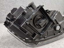 Laden Sie das Bild in den Galerie-Viewer, Frontscheinwerfer VW Polo 2G1941773SCZ Links Scheinwerfer Headlight SCH7888321928ma