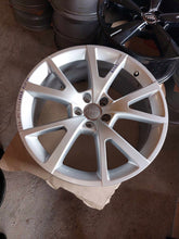 Load image into Gallery viewer, 1x Alufelge 18 Zoll 7.5&quot; 5x112 4G8071499 Audi Rim Wheel