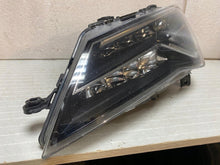 Laden Sie das Bild in den Galerie-Viewer, Frontscheinwerfer Seat Leon 5F1941007J Full LED Links Scheinwerfer Headlight SCH6470068549sw