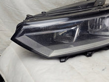 Laden Sie das Bild in den Galerie-Viewer, Frontscheinwerfer VW Passat B8 3G1941005B Halogen Links Scheinwerfer Headlight