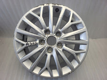 Laden Sie das Bild in den Galerie-Viewer, 1x Alufelge 16 Zoll 7.0&quot; 5x112 48ET Glanz Silber 8V0601025BJ Audi A3 Rim Wheel
