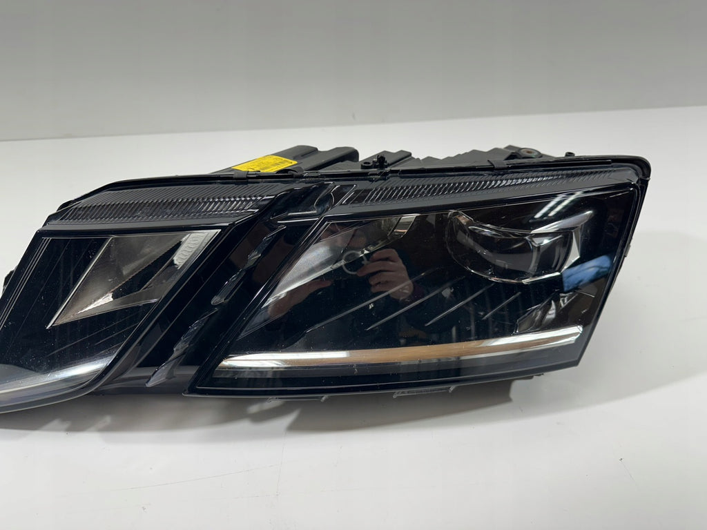 Frontscheinwerfer Skoda Octavia III 5E1941015E Links Scheinwerfer Headlight SCH7680757376aa