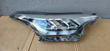 Laden Sie das Bild in den Galerie-Viewer, Frontscheinwerfer Toyota C-Hr Chr 81110-F4180-00 Full LED Rechts Headlight SCH5146199593hl