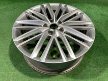Laden Sie das Bild in den Galerie-Viewer, 1x Alufelge 18 Zoll 7.0" 5x112 45ET 575601025D Seat Ateca Rim Wheel FEL3817082659hc
