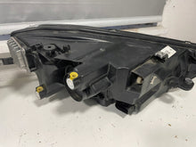 Load image into Gallery viewer, Frontscheinwerfer VW Taigo 2G7941006A 2G7941005A Full LED Ein Satz Headlight SCH9449332435oc