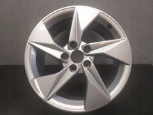 Laden Sie das Bild in den Galerie-Viewer, 1x Alufelge 17 Zoll 8.0" 5x112 46ET Glanz Silber 8Y0601025 Audi A3 Rim Wheel FEL5217906574vo