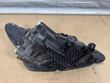 Laden Sie das Bild in den Galerie-Viewer, Frontscheinwerfer Mercedes-Benz Vito W447 A4479067700 Links Headlight SCH9603956396jd