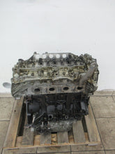 Laden Sie das Bild in den Galerie-Viewer, Motor Renault Trafic M9R786 2.0 DCI 215TKm 2013 Diesel Engine Unkomplett