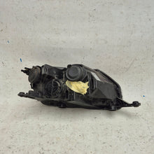 Laden Sie das Bild in den Galerie-Viewer, Frontscheinwerfer Skoda Rapid 5JB941015 Links Scheinwerfer Headlight SCH2219598401xo