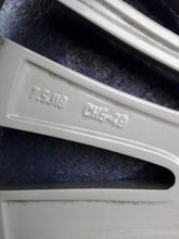 Load image into Gallery viewer, 1x Alufelge 18 Zoll 7.5" 5x108 49ET Glanz Silber YP00064280 Opel Grandland X FEL6234618759ti