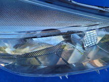 Laden Sie das Bild in den Galerie-Viewer, Frontscheinwerfer Toyota Yaris Rechts Scheinwerfer Headlight SCH6758654345dm