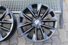 Laden Sie das Bild in den Galerie-Viewer, 4x Alufelge 18 Zoll 8.0" 5x120 43ET Glanz Silber 6787578 BMW F26 X3 F25 FEL4522719632cd