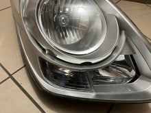 Laden Sie das Bild in den Galerie-Viewer, Frontscheinwerfer Hyundai H1 H-1 92102-4H000 Rechts Scheinwerfer Headlight