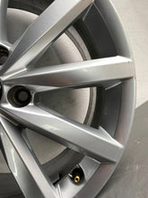 Laden Sie das Bild in den Galerie-Viewer, 1x Alufelge 17 Zoll 7.0" 5x112 5K7601025B VW Golf Vi Rim Wheel FEL2211327240bo