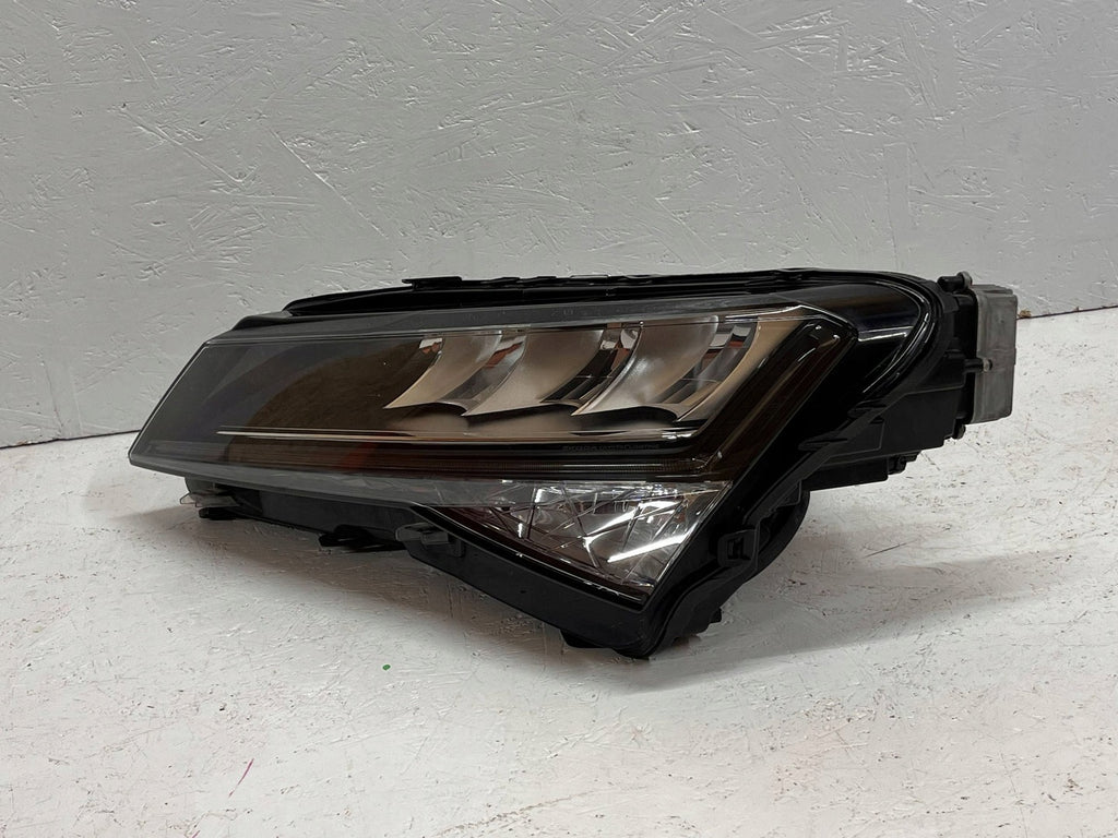 Frontscheinwerfer Skoda Superb III 3V1941015C LED Ein Stück (Rechts oder Links)