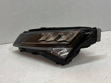 Load image into Gallery viewer, Frontscheinwerfer Skoda Superb III 3V1941015C LED Ein Stück (Rechts oder Links)