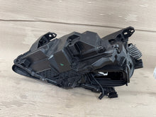 Laden Sie das Bild in den Galerie-Viewer, Frontscheinwerfer Mercedes-Benz Gla A1569067000 Xenon Rechts Headlight SCH5664677603pa