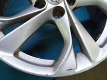 Load image into Gallery viewer, 1x Alufelge 17 Zoll 7.5" 5x105 44ET Silber Opel Astra Rim Wheel FEL9907109530dm