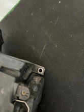 Laden Sie das Bild in den Galerie-Viewer, Frontscheinwerfer Seat Ibiza I 6J1941007C Xenon Ein Stück (Rechts oder Links)