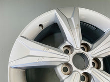 Laden Sie das Bild in den Galerie-Viewer, 1x Alufelge 17 Zoll 6.5" 5x114.3 45ET PW45710001 Toyota Auris Rim Wheel FEL2786544001ci