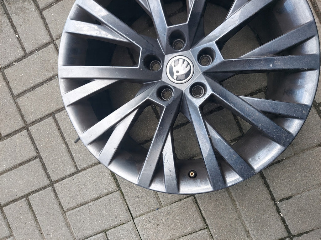 1x Alufelge 18 Zoll 8.0" 5x112 44ET 3V0601025AN Skoda Superb Iii Rim Wheel