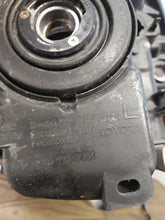 Laden Sie das Bild in den Galerie-Viewer, Frontscheinwerfer Toyota Yaris Links Scheinwerfer Headlight