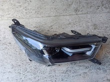 Laden Sie das Bild in den Galerie-Viewer, Frontscheinwerfer Toyota Hilux VIII 81110-YP121 LED Rechts Headlight SCH2310370444zk