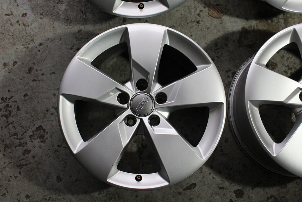 4x Alufelge 17 Zoll 7.0" 5x112 47ET Glanz Silber 8S0601025J- Audi Tt Rim Wheel FEL4113746042aq