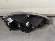 Laden Sie das Bild in den Galerie-Viewer, Frontscheinwerfer Seat Altea 5P1941007E 89320411 5P1941007EG Xenon Links SCH5709261889sz
