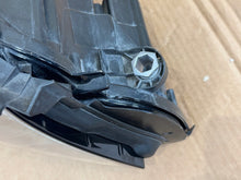 Laden Sie das Bild in den Galerie-Viewer, Frontscheinwerfer Mercedes-Benz W213 A2139062606 Full LED Rechts Headlight SCH8550230490pl