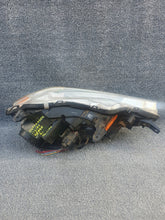 Laden Sie das Bild in den Galerie-Viewer, Frontscheinwerfer Mitsubishi II Xenon Ein Stück (Rechts oder Links) Headlight