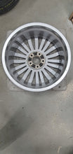 Laden Sie das Bild in den Galerie-Viewer, 1x Alufelge 19 Zoll 8.5" 5x120 47ET Glanz Silber BMW F36 3 F30 F32 F31 F33 Mg 6 FEL2934454787di