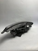 Laden Sie das Bild in den Galerie-Viewer, Frontscheinwerfer Hyundai I30 III 92101-G4120 G4921-21050 G4921-22030 LED Links