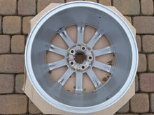 Laden Sie das Bild in den Galerie-Viewer, 1x Alufelge 17 Zoll 7.0" 5x112 49ET VW Golf Rim Wheel FEL3135594247ev
