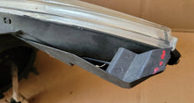 Laden Sie das Bild in den Galerie-Viewer, Frontscheinwerfer Toyota Avensis 695060102 Xenon Rechts Scheinwerfer Headlight SCH4276953615qp