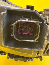 Laden Sie das Bild in den Galerie-Viewer, Frontscheinwerfer Audi A5 8B3941033M LED Links Scheinwerfer Headlight SCH3157384832yb