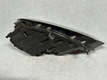 Load image into Gallery viewer, Frontscheinwerfer VW Touareg 7P1941034 Xenon Rechts Scheinwerfer Headlight