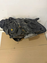Laden Sie das Bild in den Galerie-Viewer, Frontscheinwerfer Mercedes-Benz W245 A1698208761 Xenon Links Headlight SCH3583206593vv