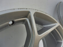 Laden Sie das Bild in den Galerie-Viewer, 1x Alufelge 17 Zoll 7.5&quot; 4x108 42,5ET Glanz Silber K1BJ-A1A Ford Fiesta