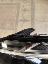 Laden Sie das Bild in den Galerie-Viewer, Frontscheinwerfer Dacia Sandero 260607161 LED Links Scheinwerfer Headlight