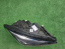 Laden Sie das Bild in den Galerie-Viewer, Frontscheinwerfer Mercedes-Benz Citan W420 A4209063900 Full LED Rechts Headlight SCH4680088525xs