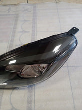 Laden Sie das Bild in den Galerie-Viewer, Frontscheinwerfer Ford Fiesta L1BB-13101-EH Links Scheinwerfer Headlight SCH3115365939kg