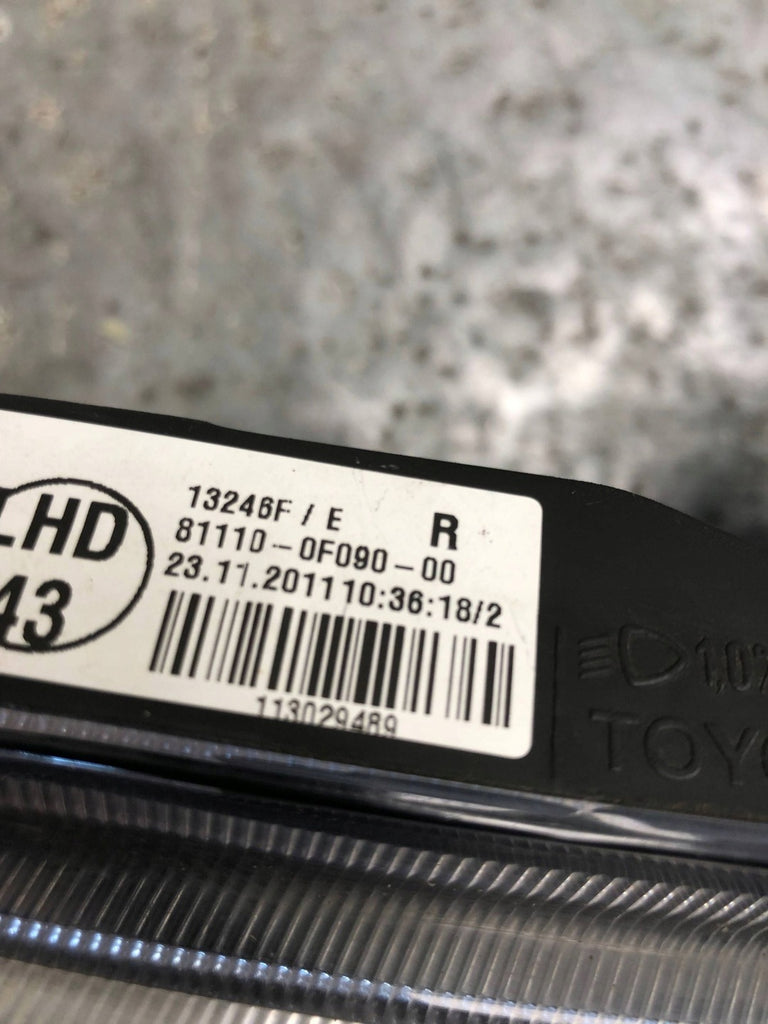 Frontscheinwerfer Toyota Verso 81110-0F090-BILI Rechts Scheinwerfer Headlight SCH2488105306aa