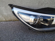 Laden Sie das Bild in den Galerie-Viewer, Frontscheinwerfer Hyundai I30 III 92102-G4020 Halogen Rechts Headlight