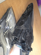 Laden Sie das Bild in den Galerie-Viewer, Frontscheinwerfer Ford Mondeo 7S71-13W030-AH Ein Stück (Rechts oder Links) SCH1347972860zg
