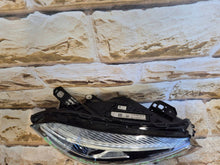 Laden Sie das Bild in den Galerie-Viewer, Frontscheinwerfer Mercedes-Benz W176 A1769069000KOD Rechts Headlight SCH4837837853xz